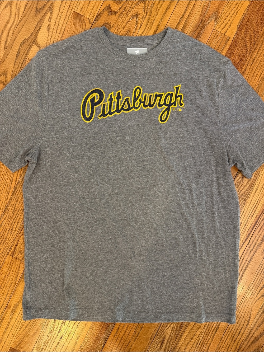 Pittsburgh Pirates Script Logo Men's Gray T‑Shirt